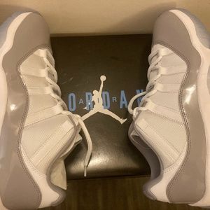 Jordan 11 Retro Low Cement Grey